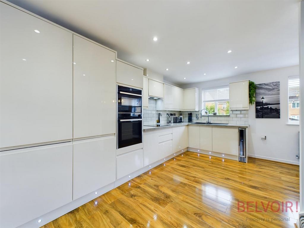 Kitchen/Dining Area