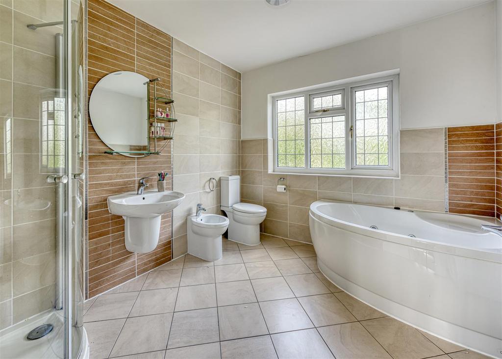 34 Highlands Road-bathroom1.jpg