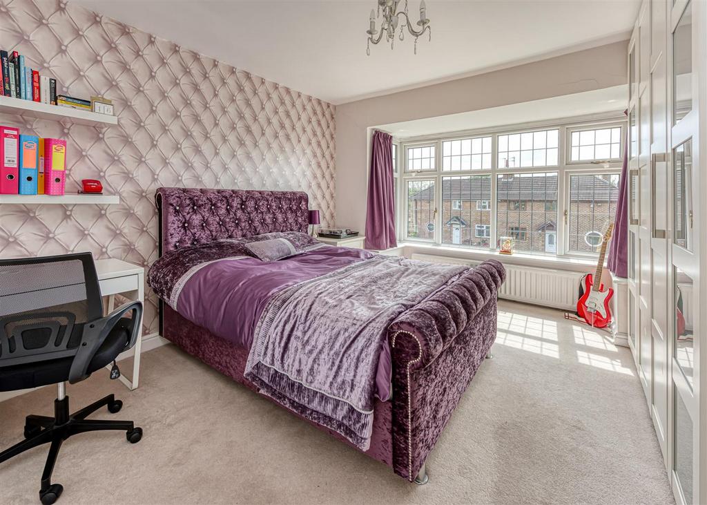 34 Highlands Road-bed3.jpg