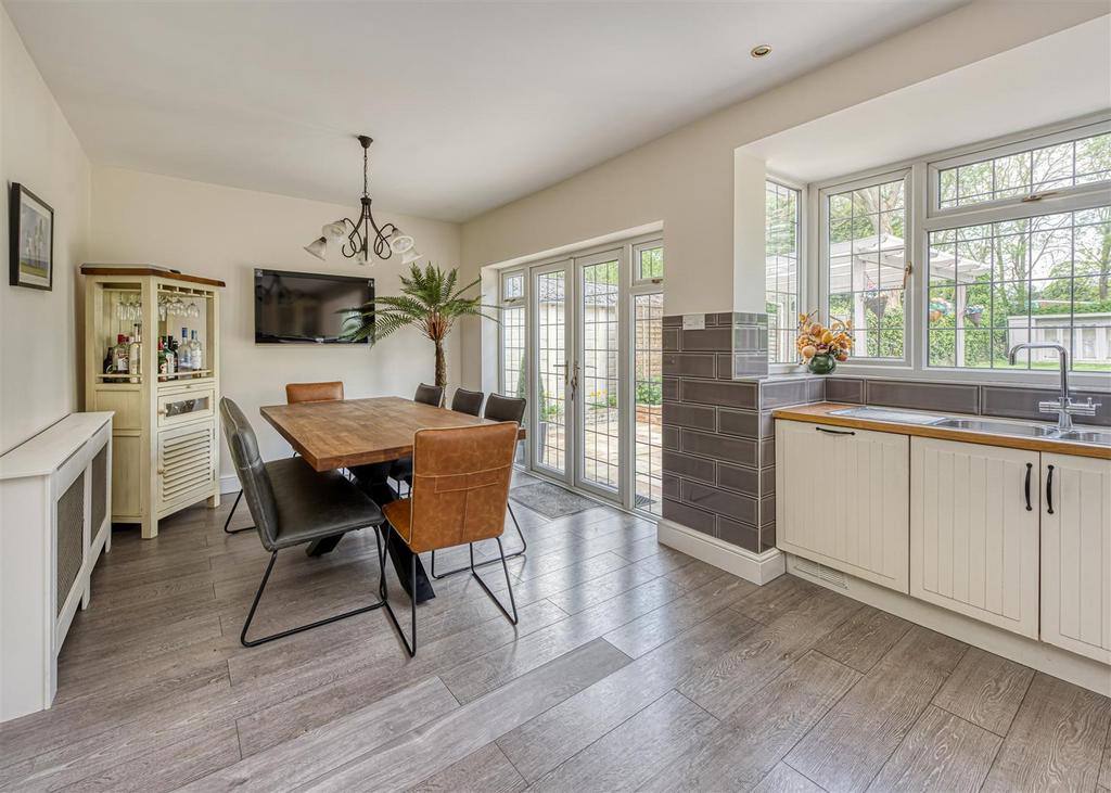 34 Highlands Road-kitchen2.jpg