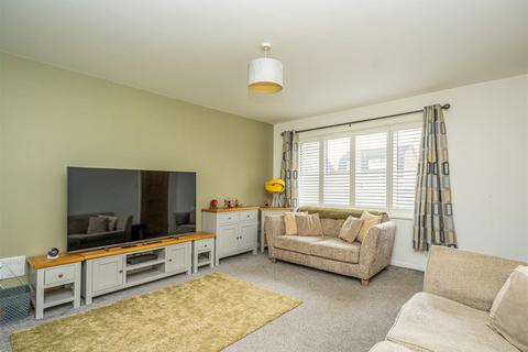 1 Redford Drive, Albrighton, Wolverhampton, WV7 3DE