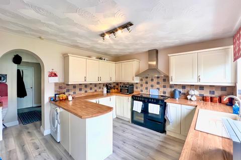 39 Heol Llansantffraid, Sarn, Bridgend, CF32 9NH