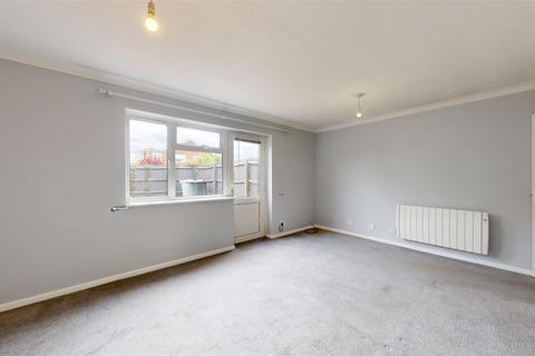 1 bedroom flat for sale, Girton Way, Stamford