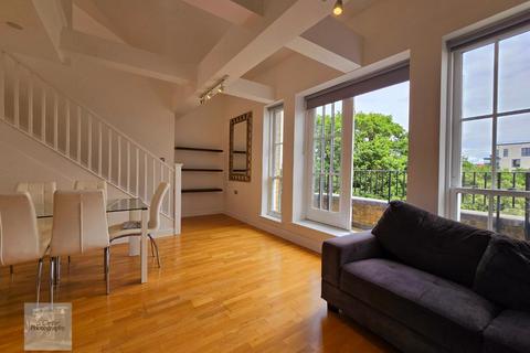 3 bedroom flat to rent, Princess Park Manor East Wing,, London N11