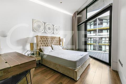 3 bedroom flat to rent, 4 Riverlight Quay, London SW11