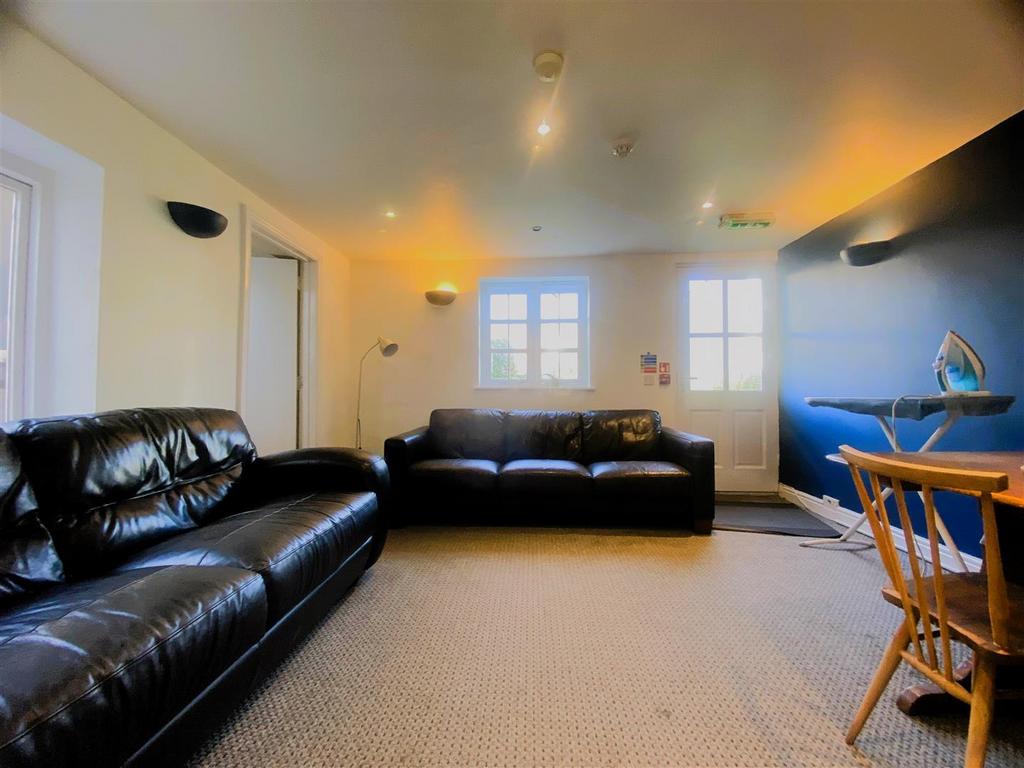 Lounge I.jpg