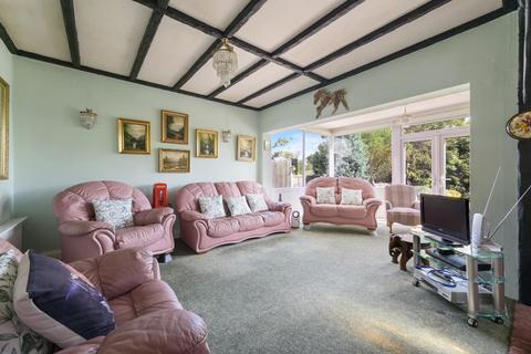 42 Tudor Avenue, Worcester Park, KT4 8TX