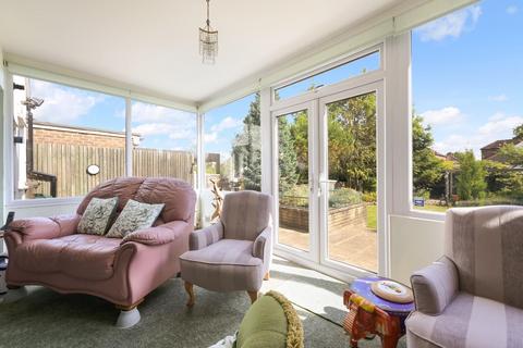 42 Tudor Avenue, Worcester Park, KT4 8TX