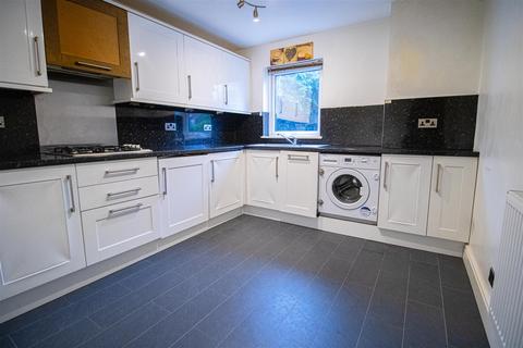 3 bedroom end of terrace house to rent, 3-Bed End-Terraced House to Let on Villiers Court, Preston