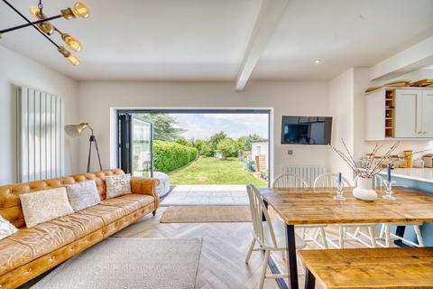 21 Claverham Road, Yatton, Bristol, BS49 4LA