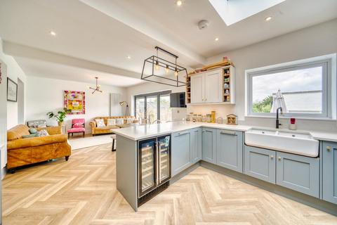 21 Claverham Road, Yatton, Bristol, BS49 4LA