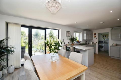 4 Bramble Close, Willerby, Hull, HU10 6FU