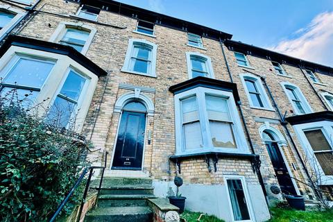 1 bedroom flat for sale, Westbourne Grove, Scarborough