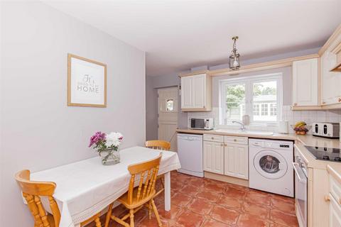 2 bedroom end of terrace house to rent, Hawthorn Drive, Bradwell Village, Nr Burford