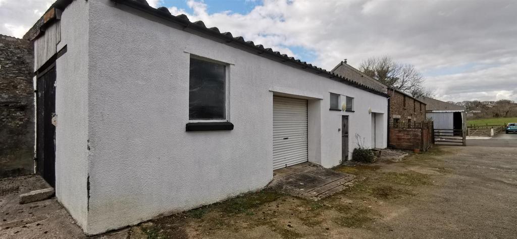 Lot 1 Garaging