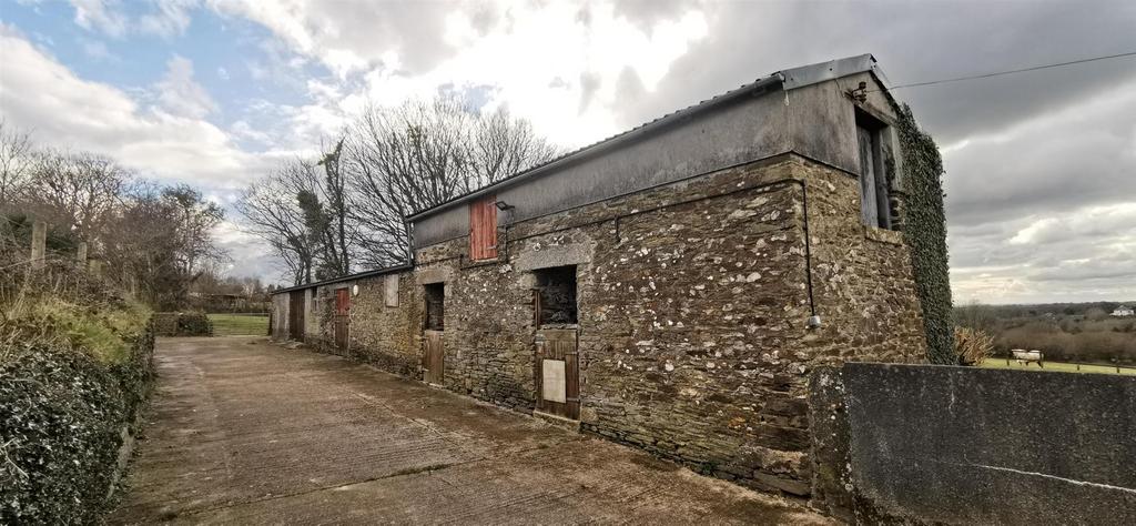 Lot 2 Stable