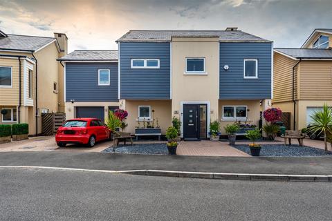 4 bedroom detached house for sale, Cefn Padrig, Llanelli