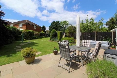 21 Dormer Close, Barnet, EN5 2QW
