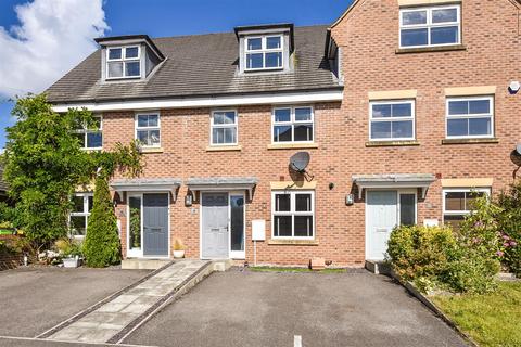 3 bedroom townhouse for sale, Harebell Road, Andover