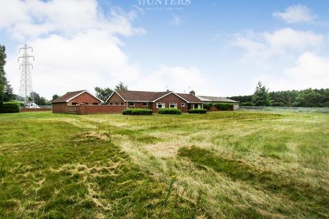 3 bedroom bungalow for sale, Butterwick Road, Messingham, Scunthorpe, DN17 3PA