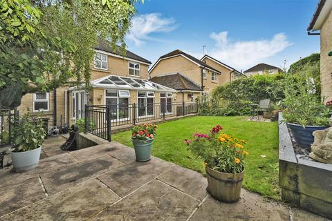 7 Tenterfields, Apperley Bridge, Bradford, BD10 0UN