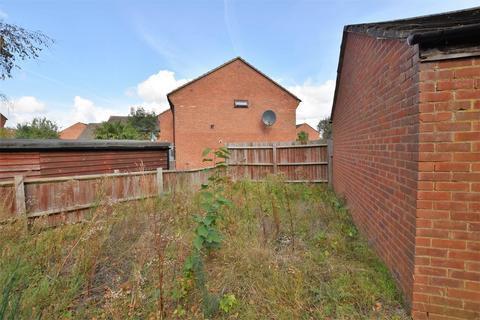 2 bedroom end of terrace house for sale, Beverley Gardens, Bicester