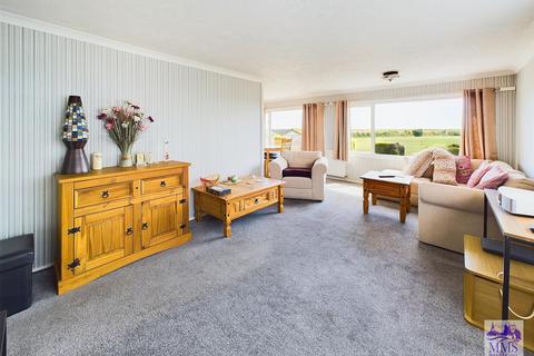2 bedroom mobile home for sale, Kingsmead Park, Allhallows, Rochester
