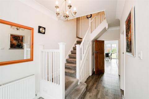 4 bedroom semi-detached house for sale, Byron Avenue, London