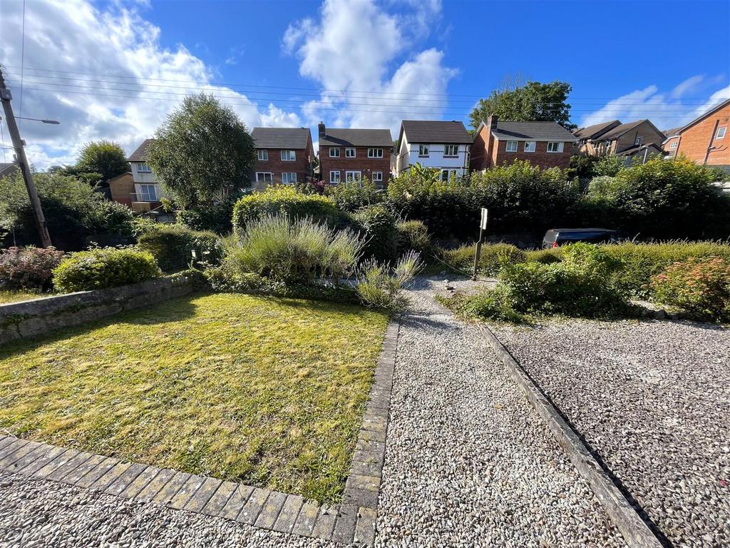 Front garden .jpg