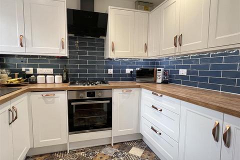 232 Manor View, Par, PL24 2ER