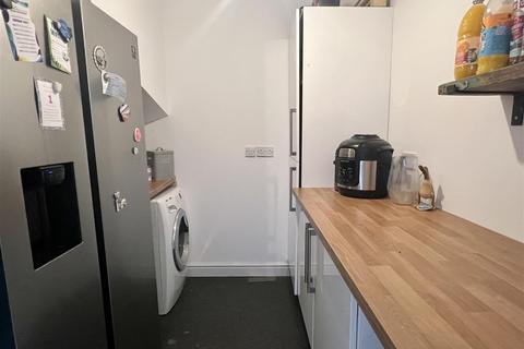 232 Manor View, Par, PL24 2ER
