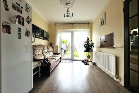 4 bedroom semi-detached house for sale, Leyswood Drive, Ilford