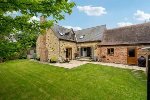 4 bedroom detached house for sale, Hill House Court, Pattishall, Towcester