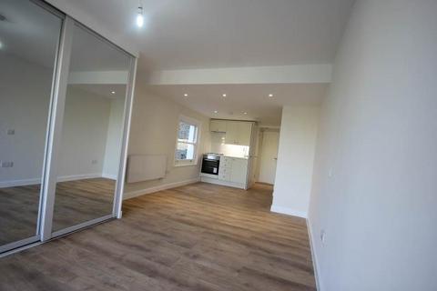 Studio to rent, London, N5