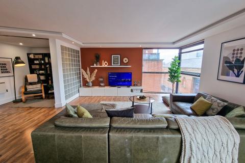 2 bedroom apartment to rent, Liverpool Road, Manchester M3