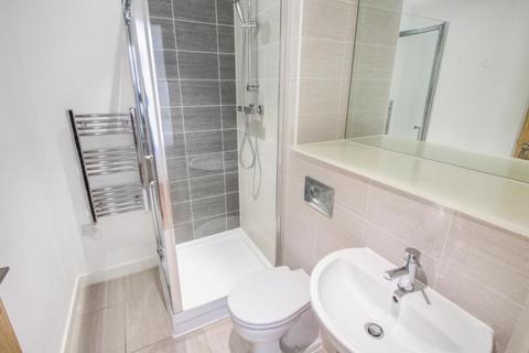 1 bedroom apartment for sale, at Elmire Way Apartments, Salford Quays M5