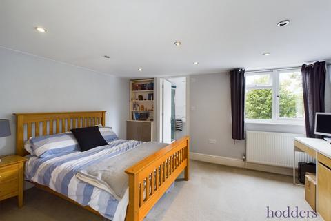 4 bedroom semi-detached house for sale, Crockford Park Road, Addlestone, Surrey, KT15