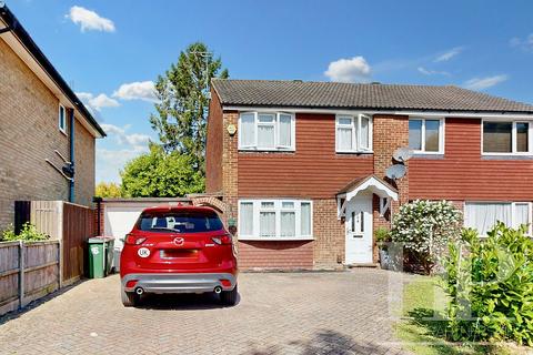 3 bedroom semi-detached house to rent, Payne Close, Crawley RH10