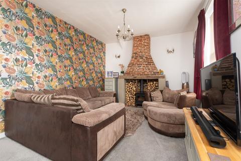 3 bedroom maisonette for sale, Bullace Lane, Dartford, Kent