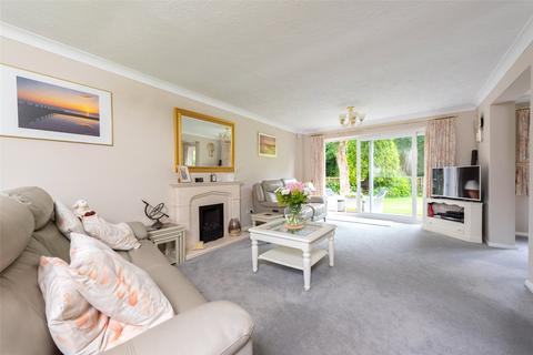 4 bedroom detached house for sale, McNaughton Close, Hampshire GU14