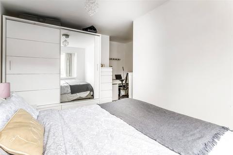1 bedroom maisonette for sale, Kingston Road, Leatherhead, Surrey, KT22