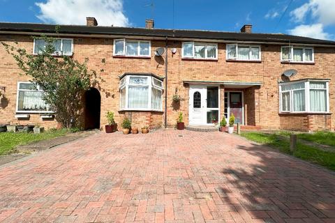 3 bedroom terraced house for sale, Dorking Rise, Romford