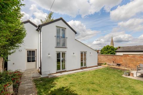 3 bedroom detached house for sale, Highfield Road, Berkhamsted