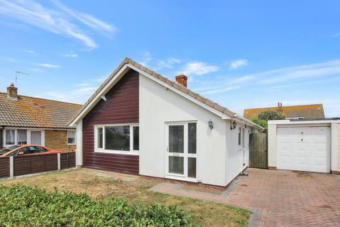 3 bedroom detached bungalow for sale, Livingstone Close, Romney Marsh TN29