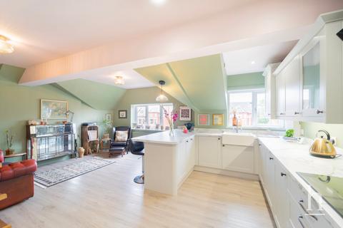 3 bedroom apartment for sale, Queens Road, Hoylake CH47
