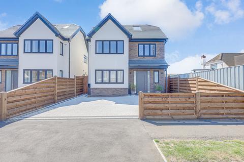 51 Castle Road, Benfleet, SS7 2AU