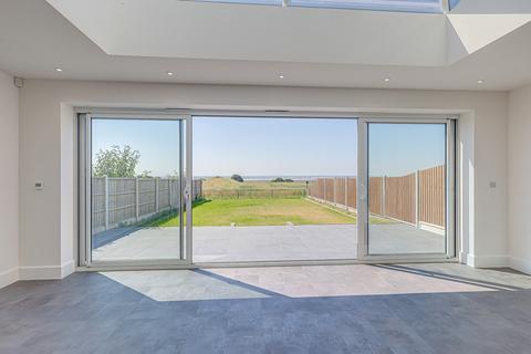 51 Castle Road, Benfleet, SS7 2AU