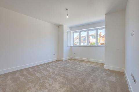 51 Castle Road, Benfleet, SS7 2AU