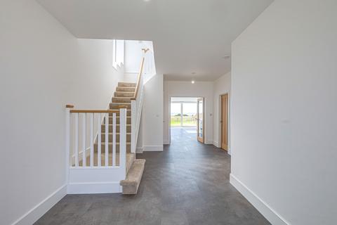 51 Castle Road, Benfleet, SS7 2AU