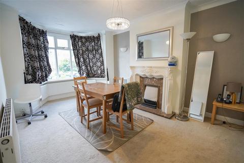 3 bedroom semi-detached house to rent, Solihull B90